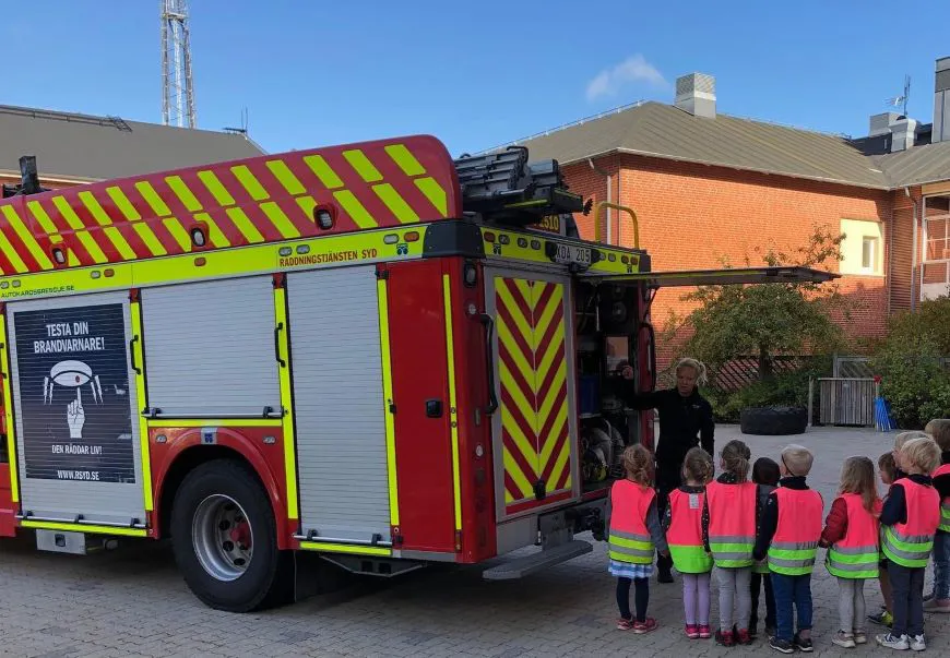 Besök av förskola och visning av brandbil