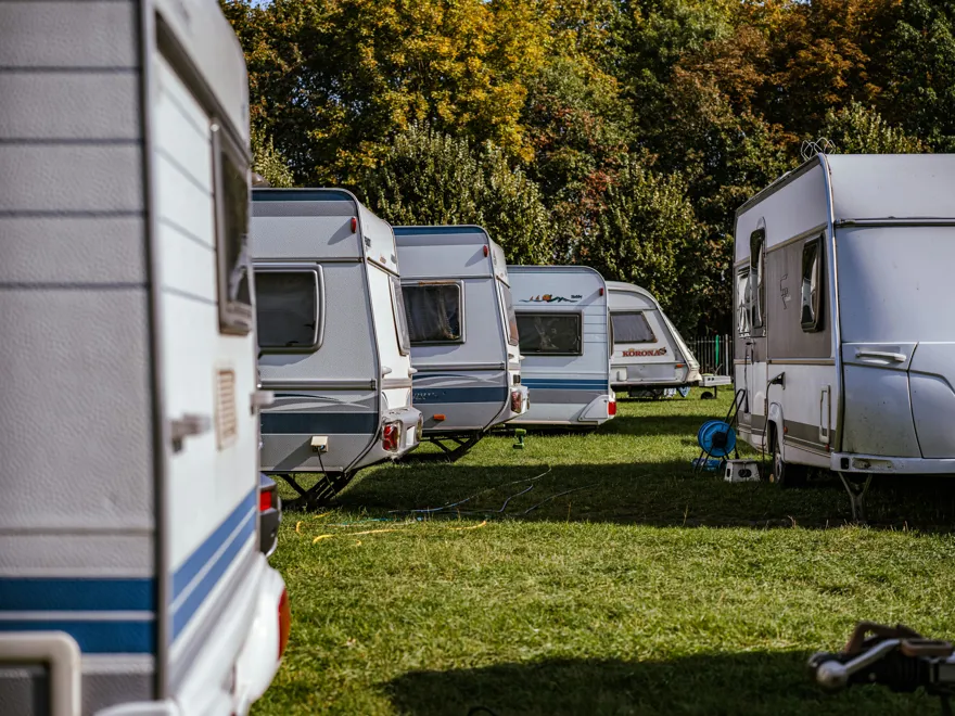 Husvagnar på campingplats